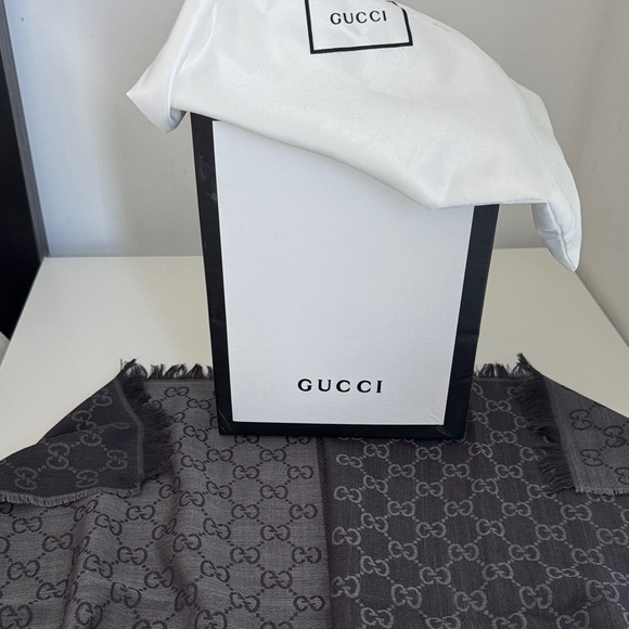Gucci Black and Gray Monogram Scarf unisex - Picture 3 of 7